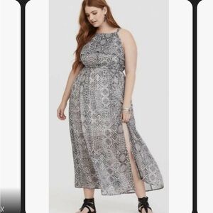 Torrid Black and White Mosaic print maxi dress sz 00